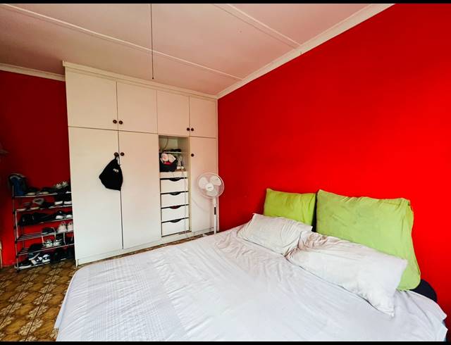3 BEDROOM SEMI DETACHED FOR SALE IN NEWLANDS EAST